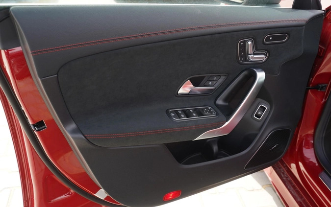 Mercedes-Benz CLA cena 251025 przebieg: 1, rok produkcji 2024 z Woźniki małe 211